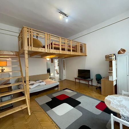 Andrassy Adventures Apartamento Budapeste Exterior foto