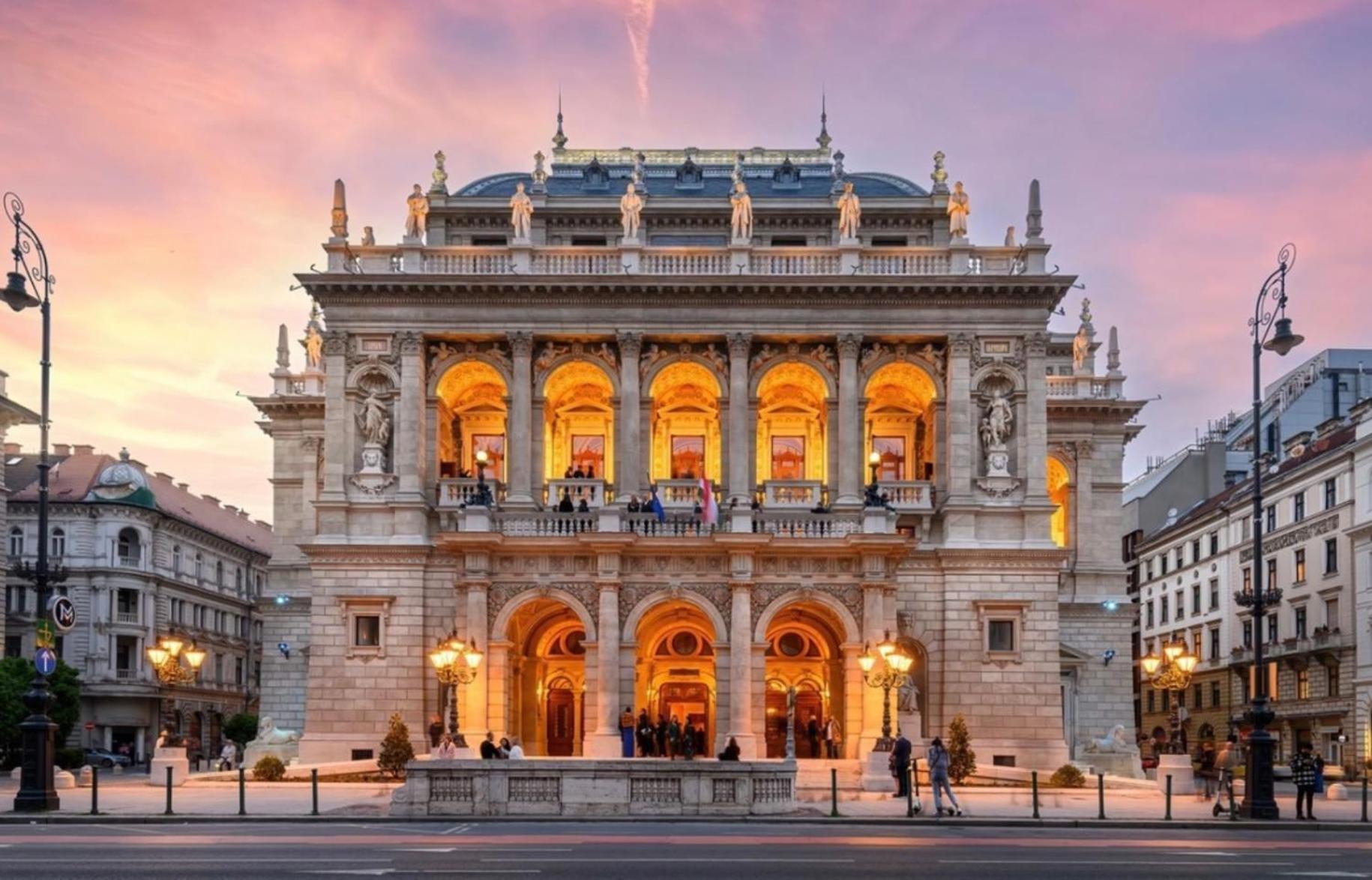 Andrassy Adventures Apartamento Budapeste Exterior foto