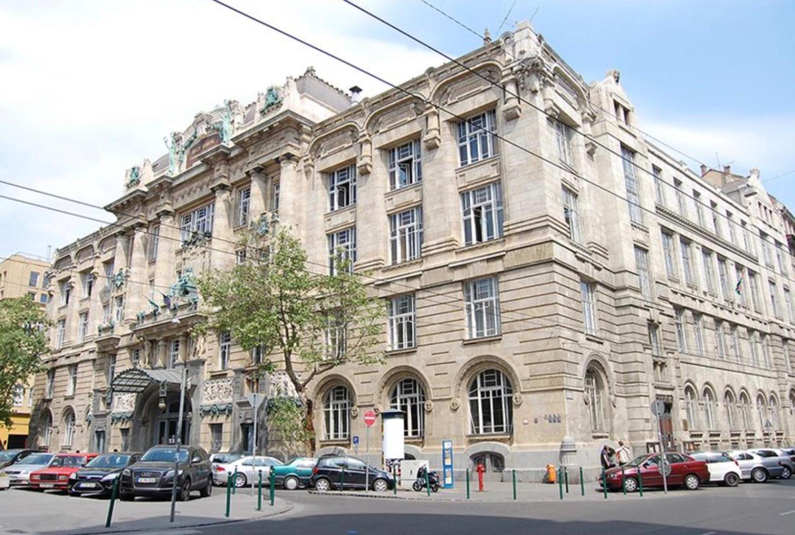 Andrassy Adventures Apartamento Budapeste Exterior foto