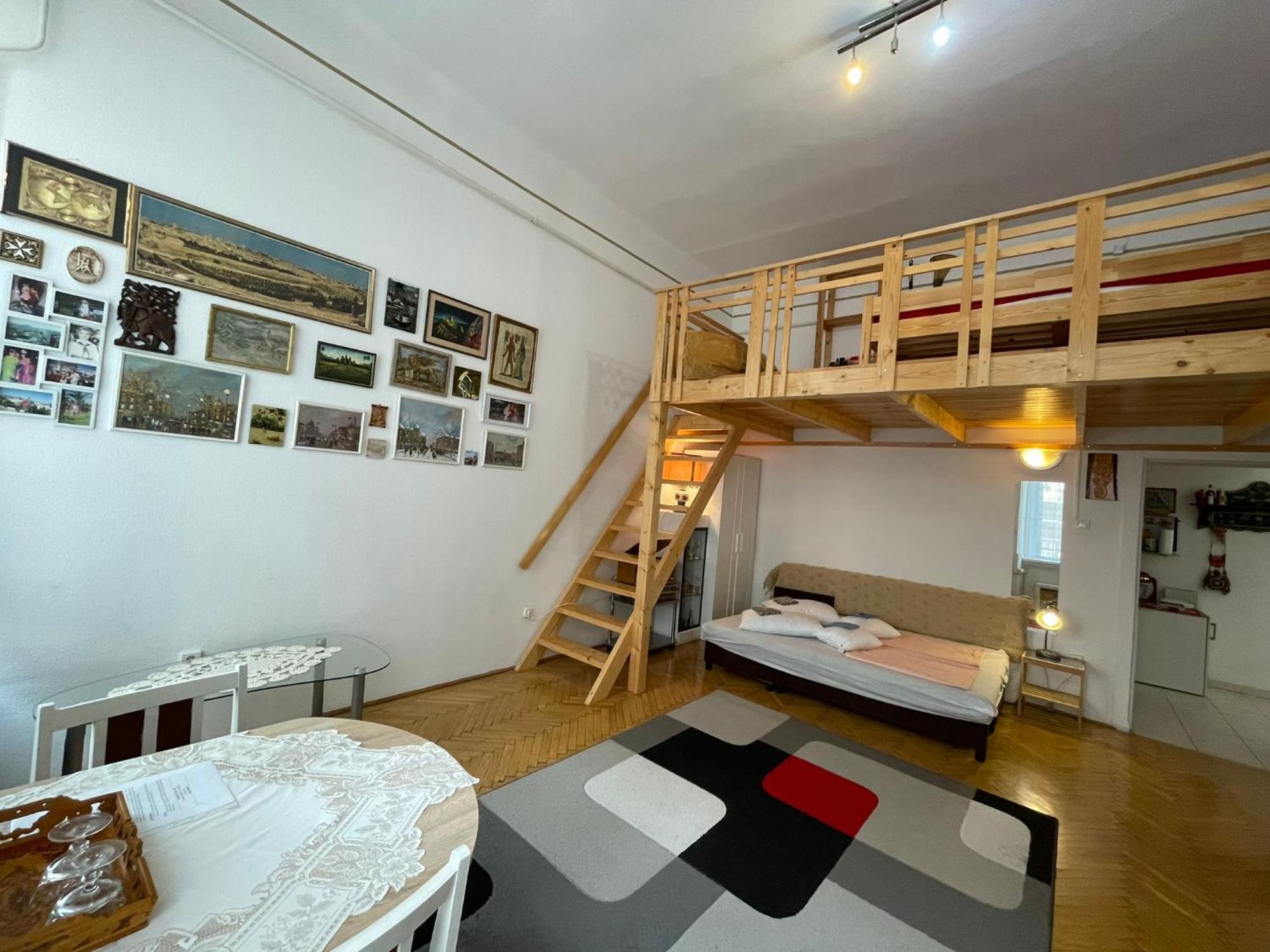 Andrassy Adventures Apartamento Budapeste Exterior foto