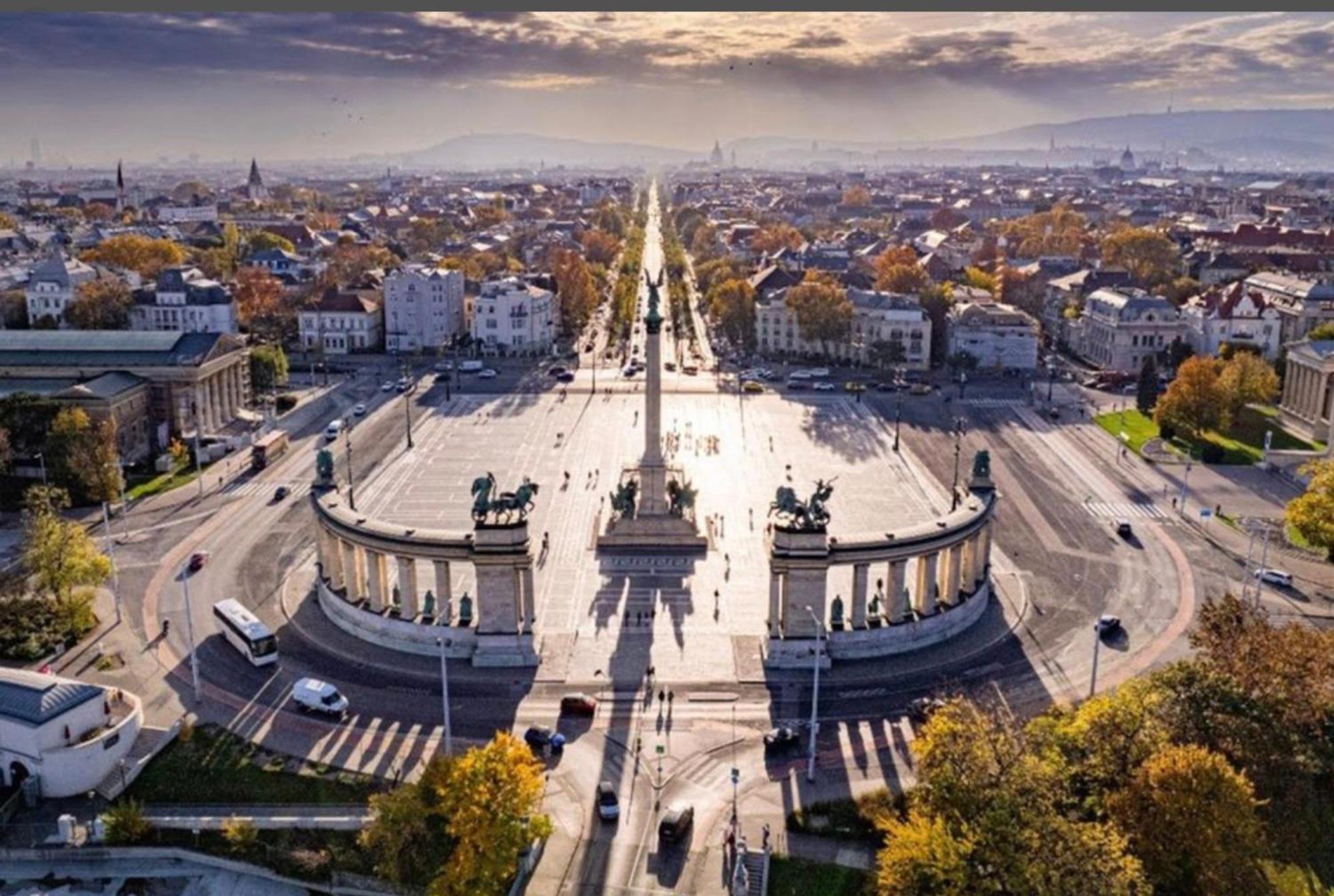 Andrassy Adventures Apartamento Budapeste Exterior foto